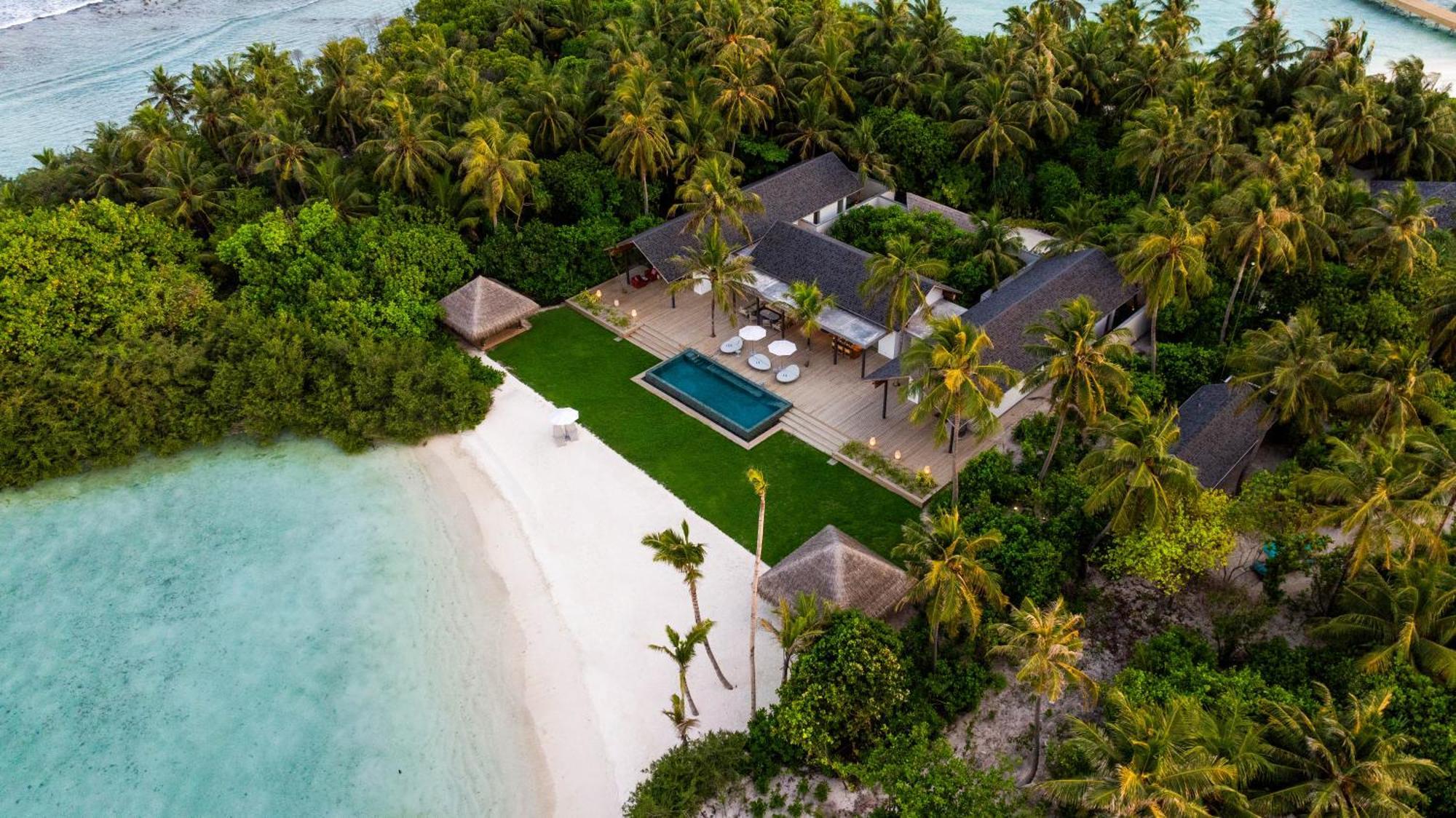 Raaya By Atmosphere Maakurathu Exterior photo